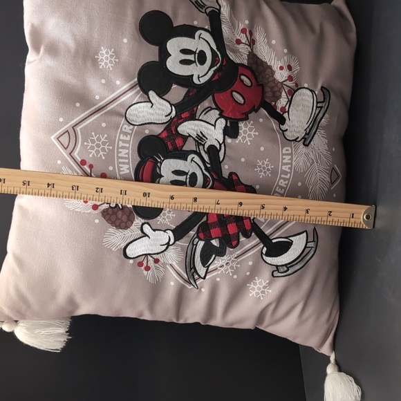 Disney St.Nicholas Minnie,Mickey Ice Skating Throw Pillow. - Picture 7 of 7